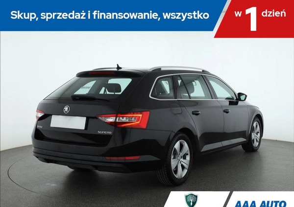 Skoda Superb cena 60000 przebieg: 182105, rok produkcji 2015 z Tarnobrzeg małe 277
